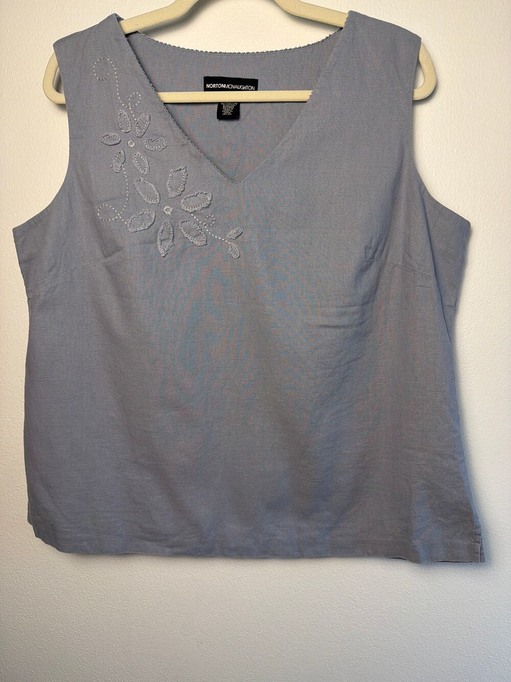 Norton McNaughton Linen Blend Floral Applique V-Neck Blue Grey Tank | Sz L